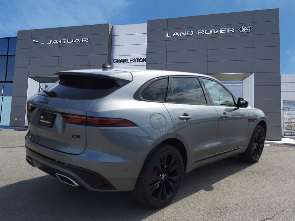 New 2026 Eiger Grey Metallic Jaguar R-Dynamic S image 5