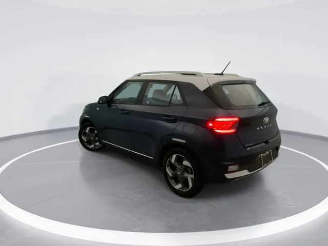 Used 2023 White Hyundai Limited image 4