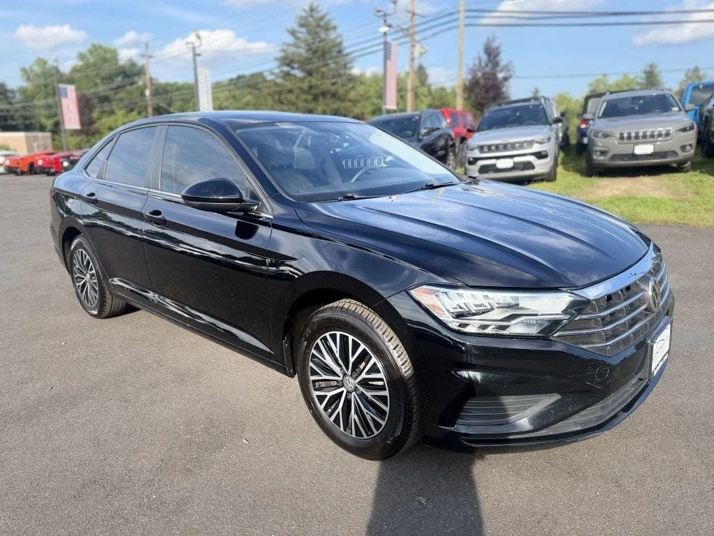 Used 2020 Black Uni Volkswagen SE Automatic image 2