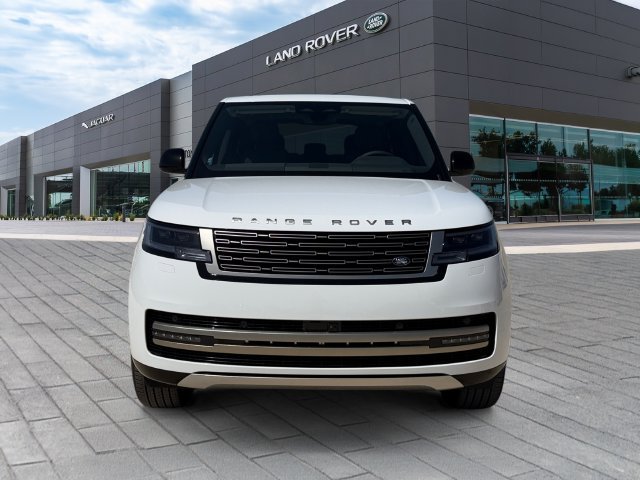 New 2027 Fuji White Land Rover SE image 8