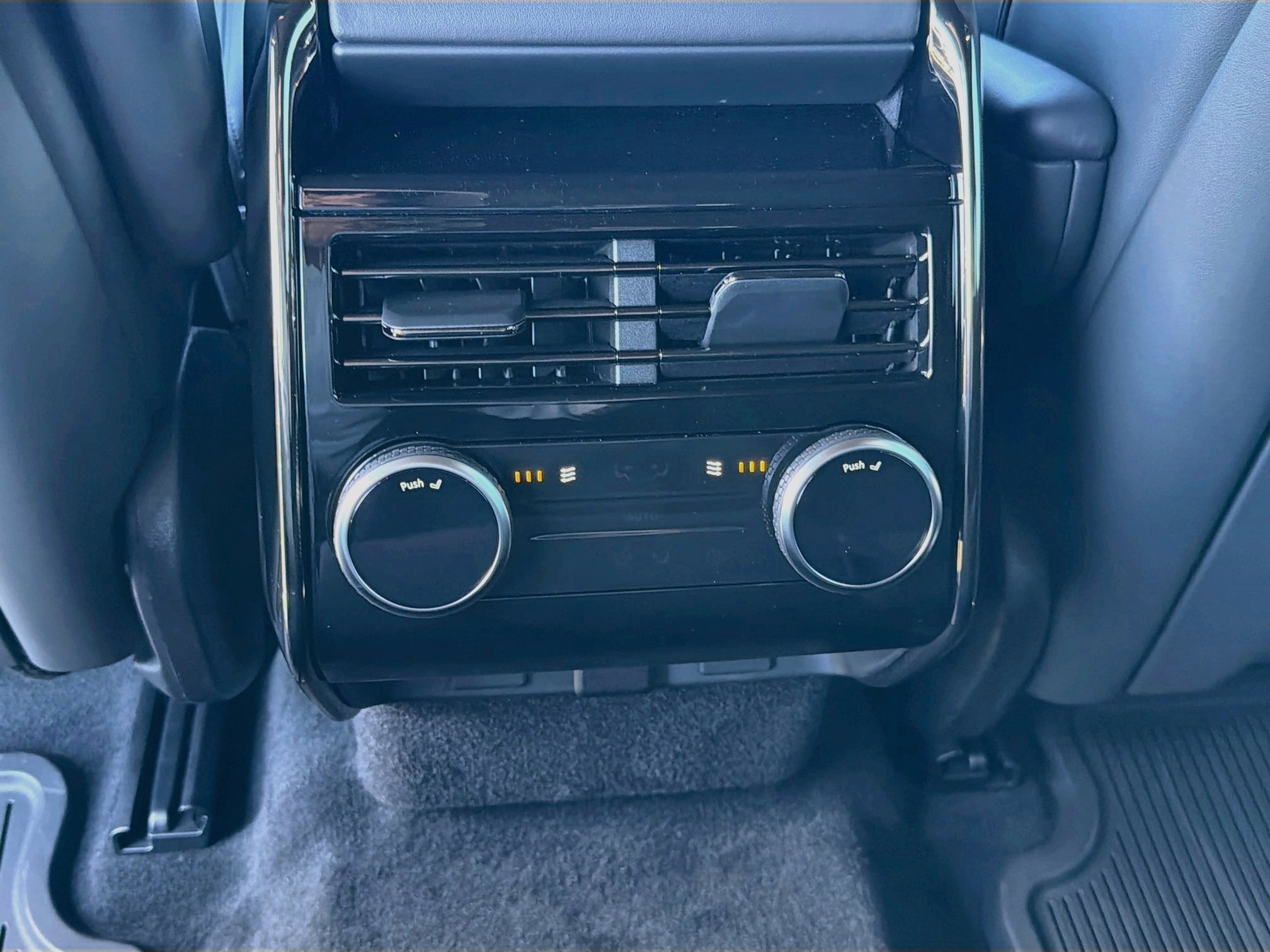 New 2027 Santorini Black LAND ROVER SE P360 image 20