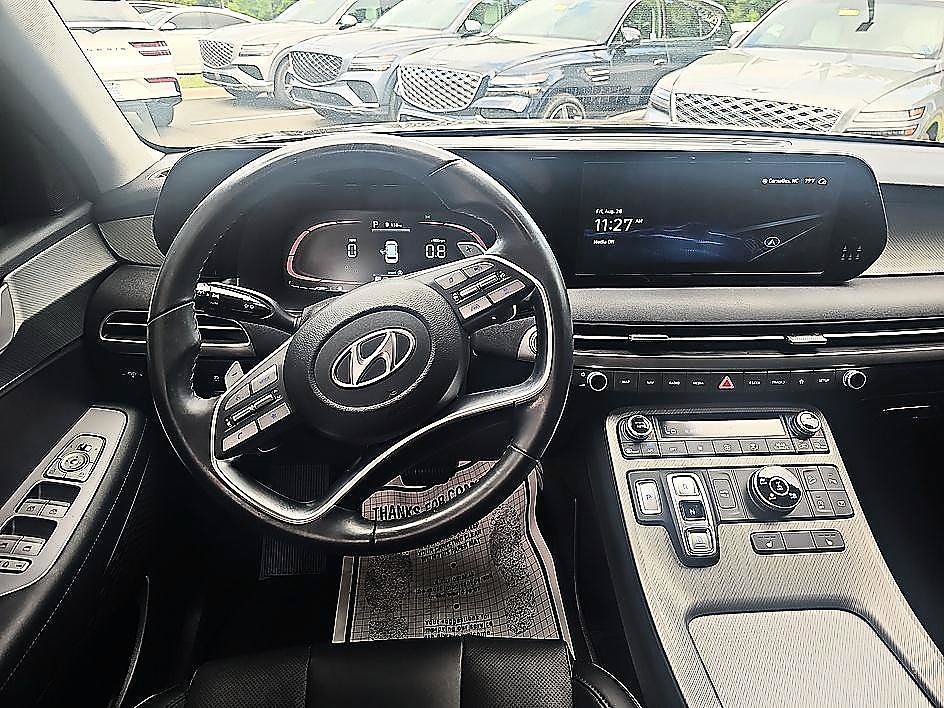 Used 2024 Abyss Black Pearl Hyundai SEL 7P image 16