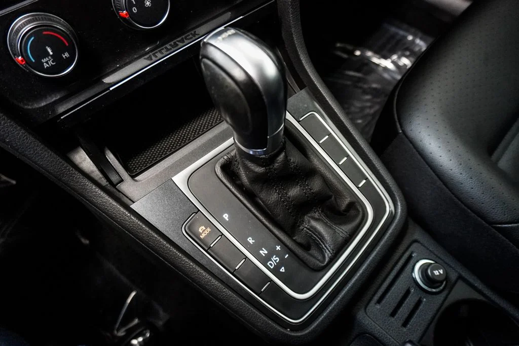 Used 2019  Volkswagen TSI S image 30