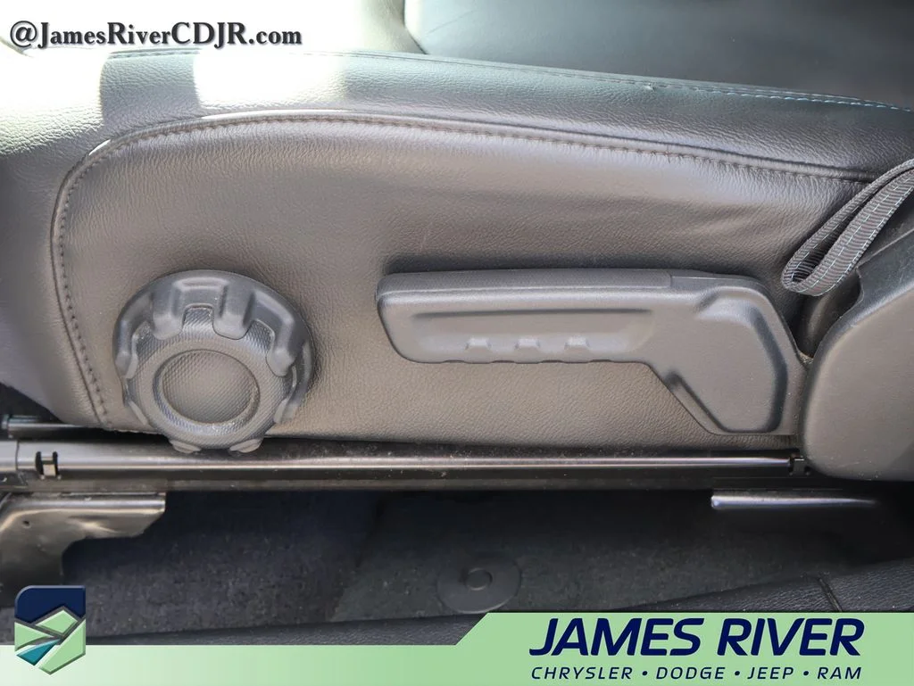 Used 2023 White Jeep Rubicon 4xe image 23