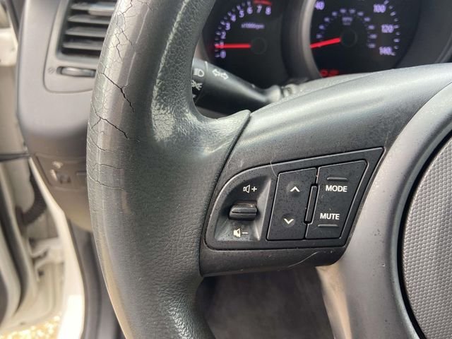 Used 2010 White Kia Plus image 14