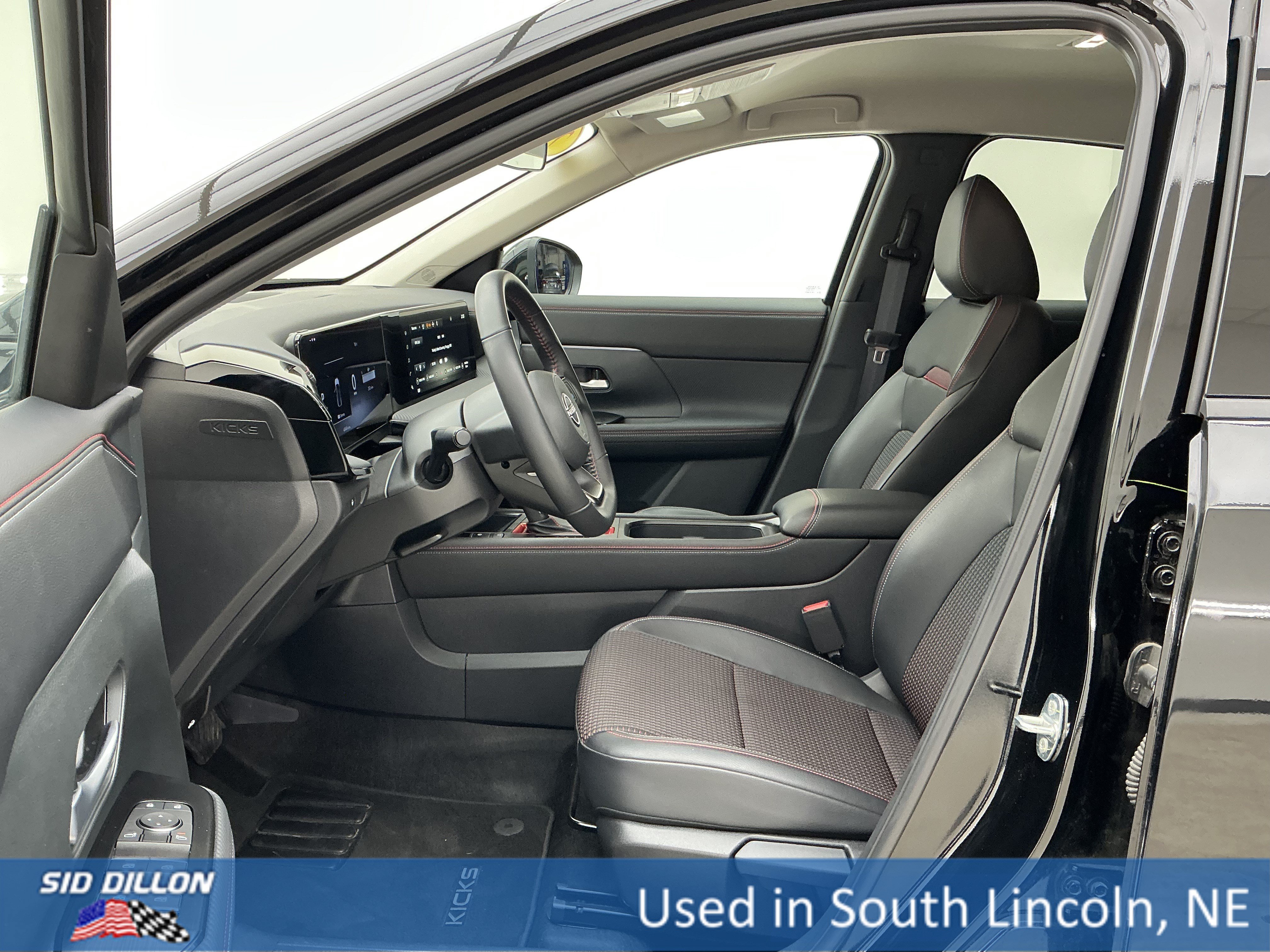 Used 2025 Super Black Nissan SR image 16