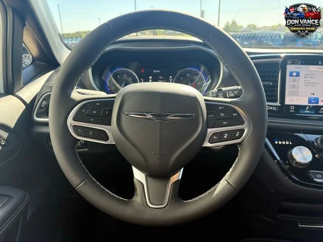 2026 Chrysler Pacifica Select - Photo 14