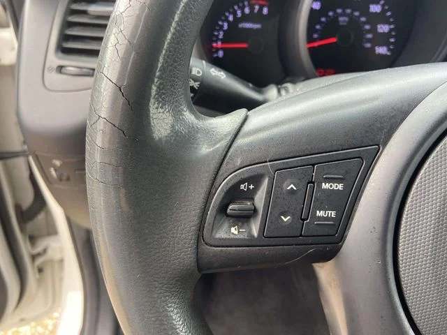 Used 2010 White Kia Plus image 14