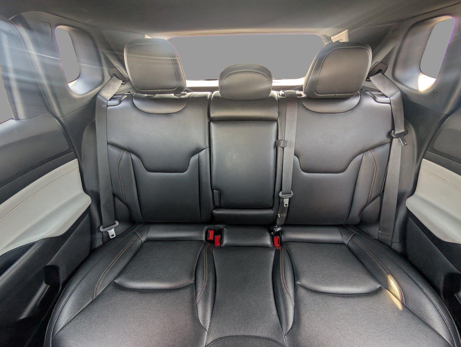 Used 2024 Sting-Gray Clearcoat Jeep Limited image 31