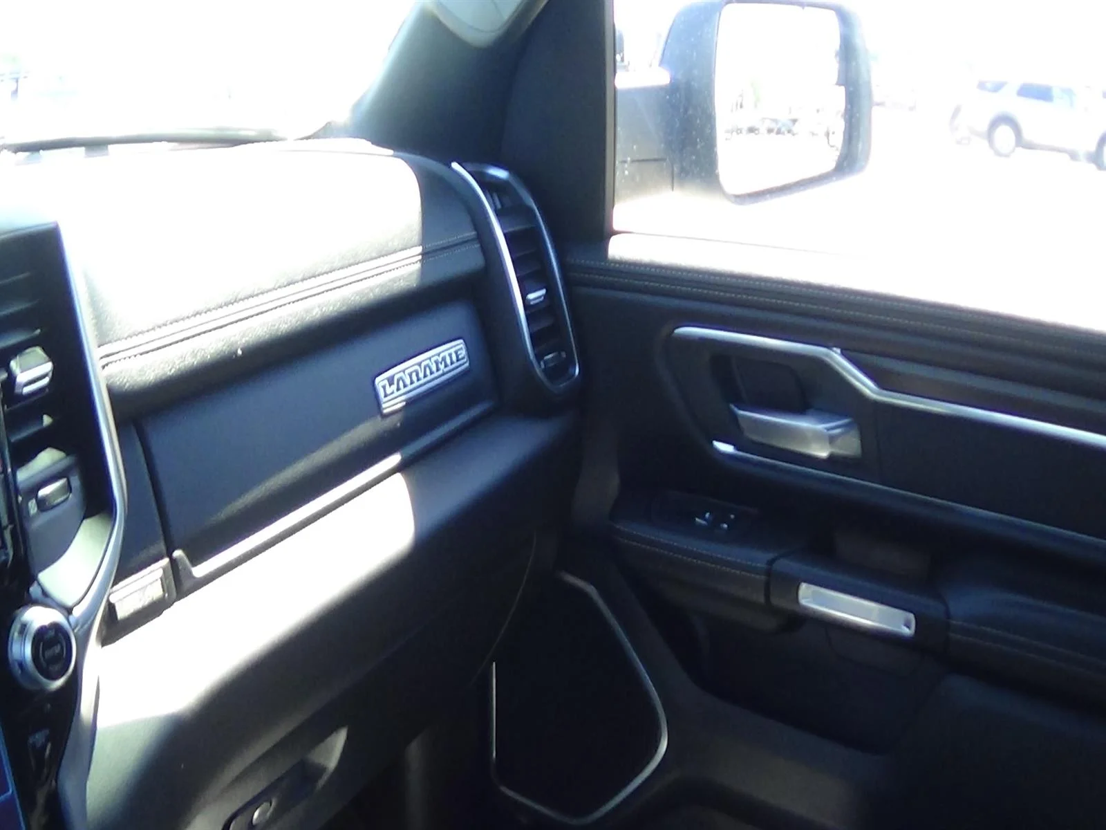 Certified Used 2025 Billet Silver Metallic Clear Coat (psc) RAM Laramie image 37