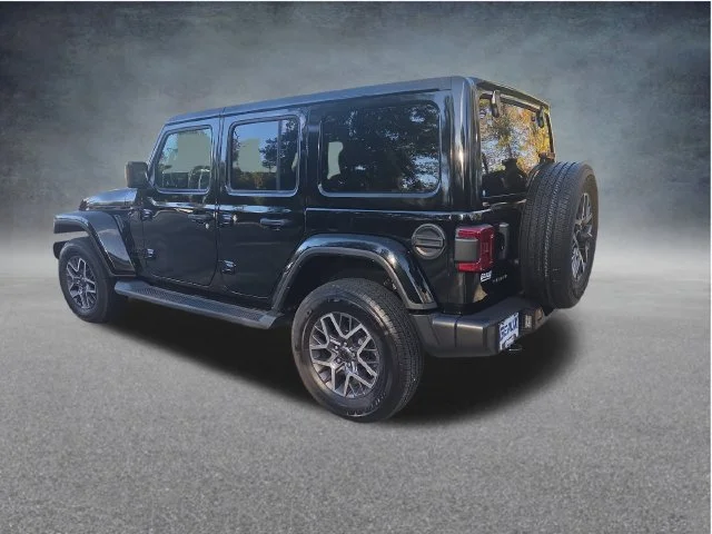 Used 2025 Black Jeep Sahara image 5