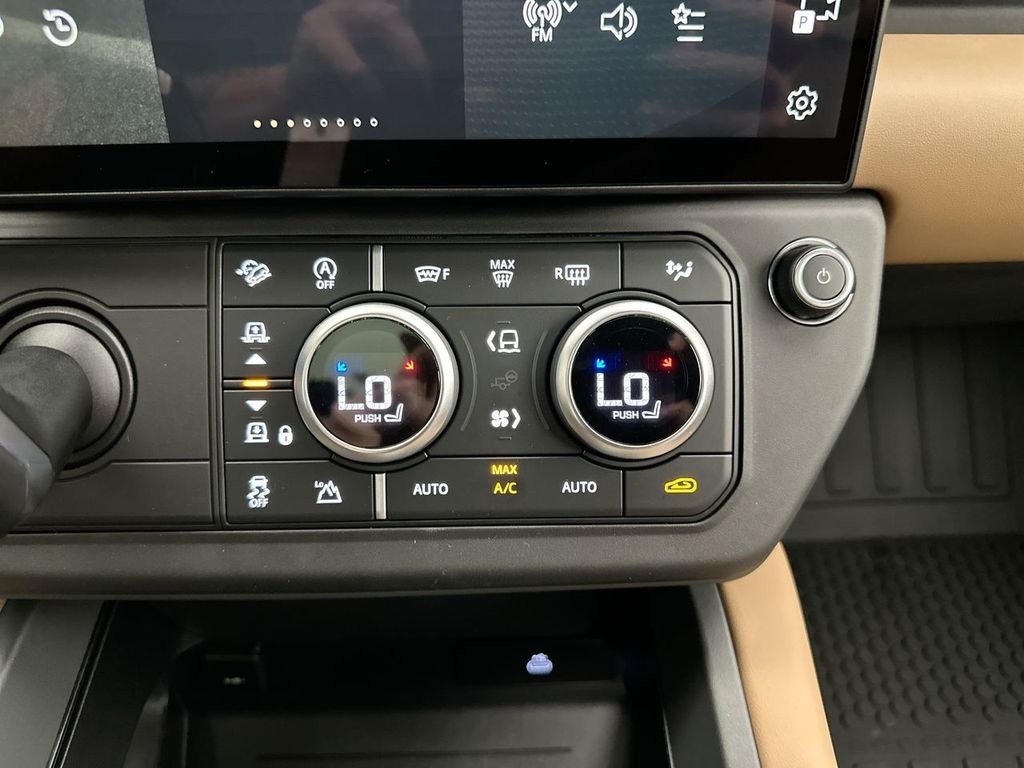 New 2026 Woolstone Green Land Rover S image 13