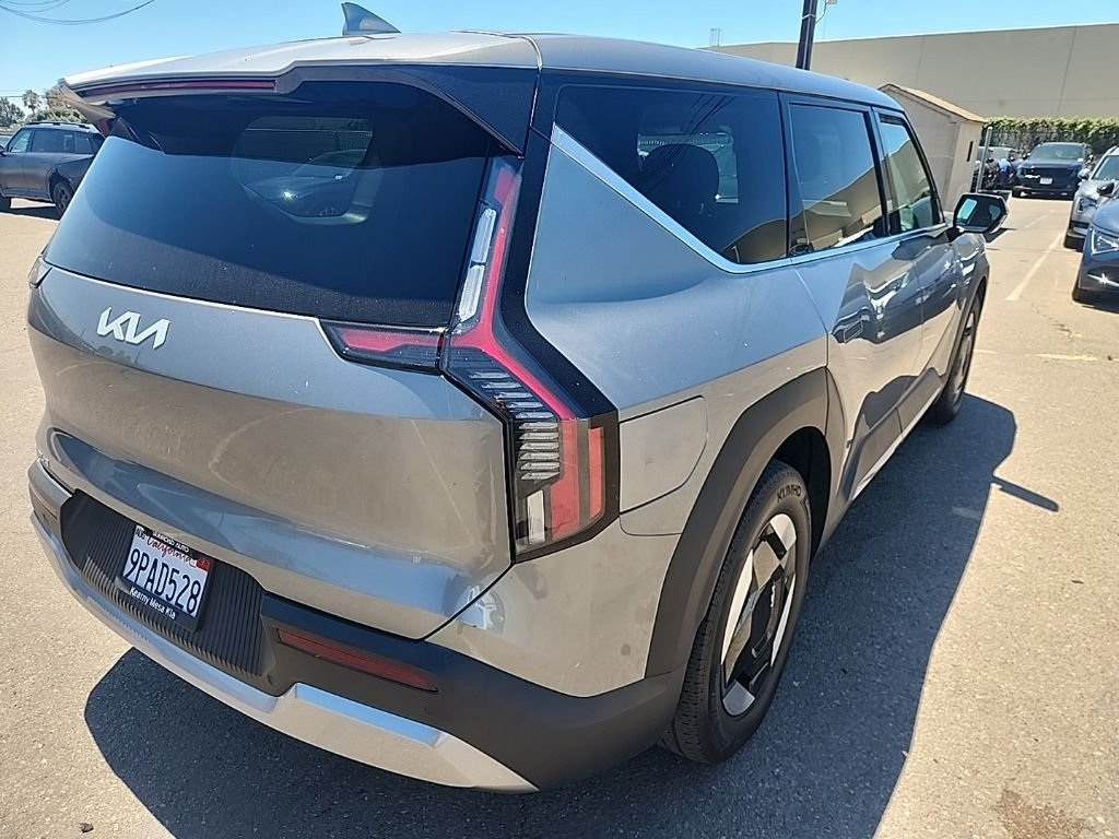 Used 2024 Gray Kia Light image 13