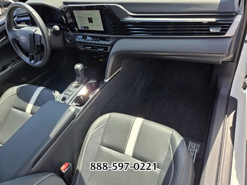 Used 2025 Ice TOYOTA SE image 18