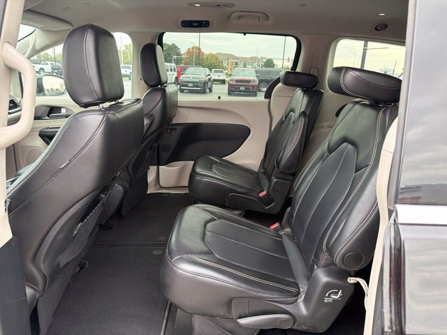 Used 2024 Black Chrysler Touring L image 8