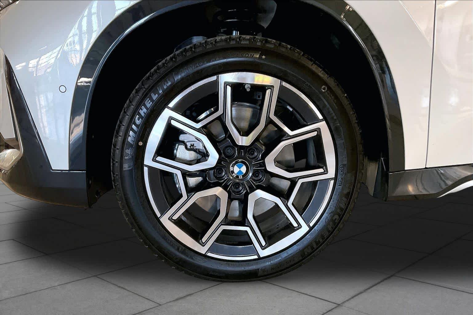 New 2026 Mineral White Metallic BMW xDrive28i image 11