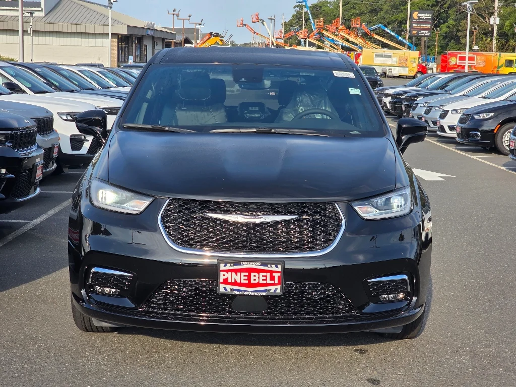 2026 Chrysler Pacifica Select - Photo 7