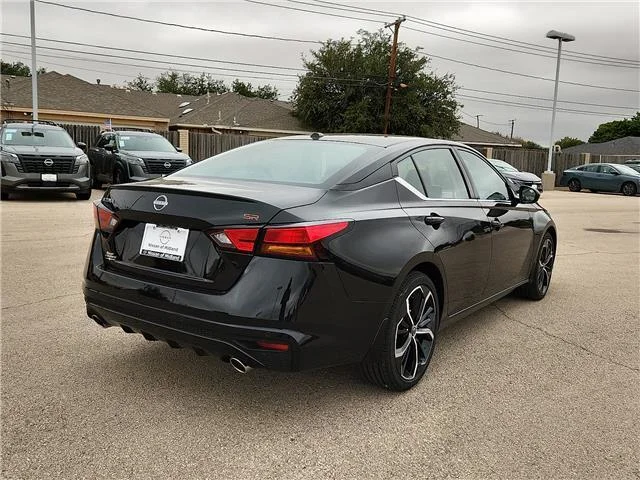 New 2026 KH3 Super Blac Nissan SR Front-Wheel Drive Sedan image 3