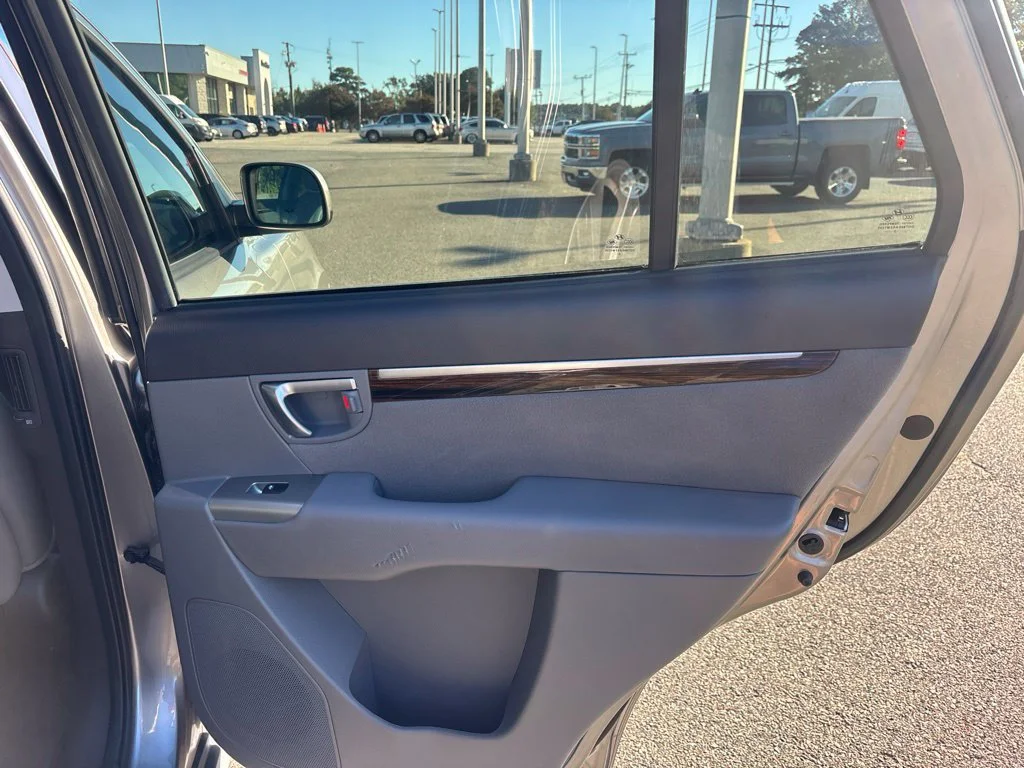 Used 2011 Gray Hyundai SE image 20