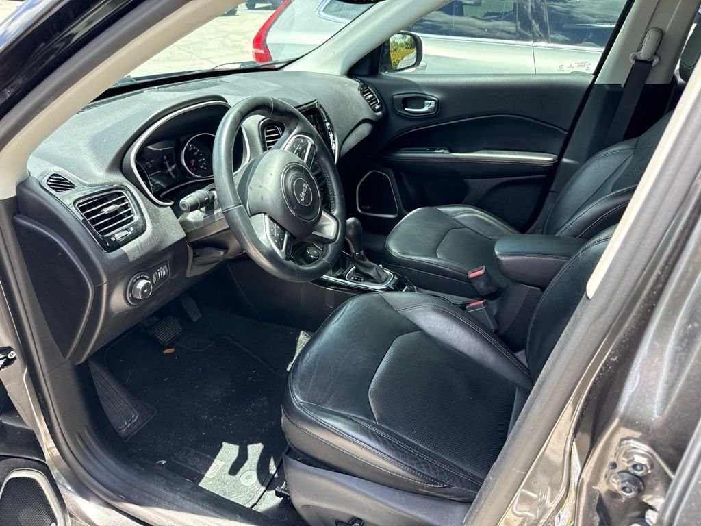 Used 2017 Gray Jeep Limited image 5