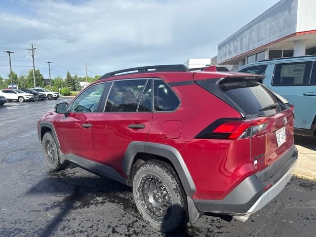 Used 2019 Ruby Flare Pearl Toyota Adventure image 9
