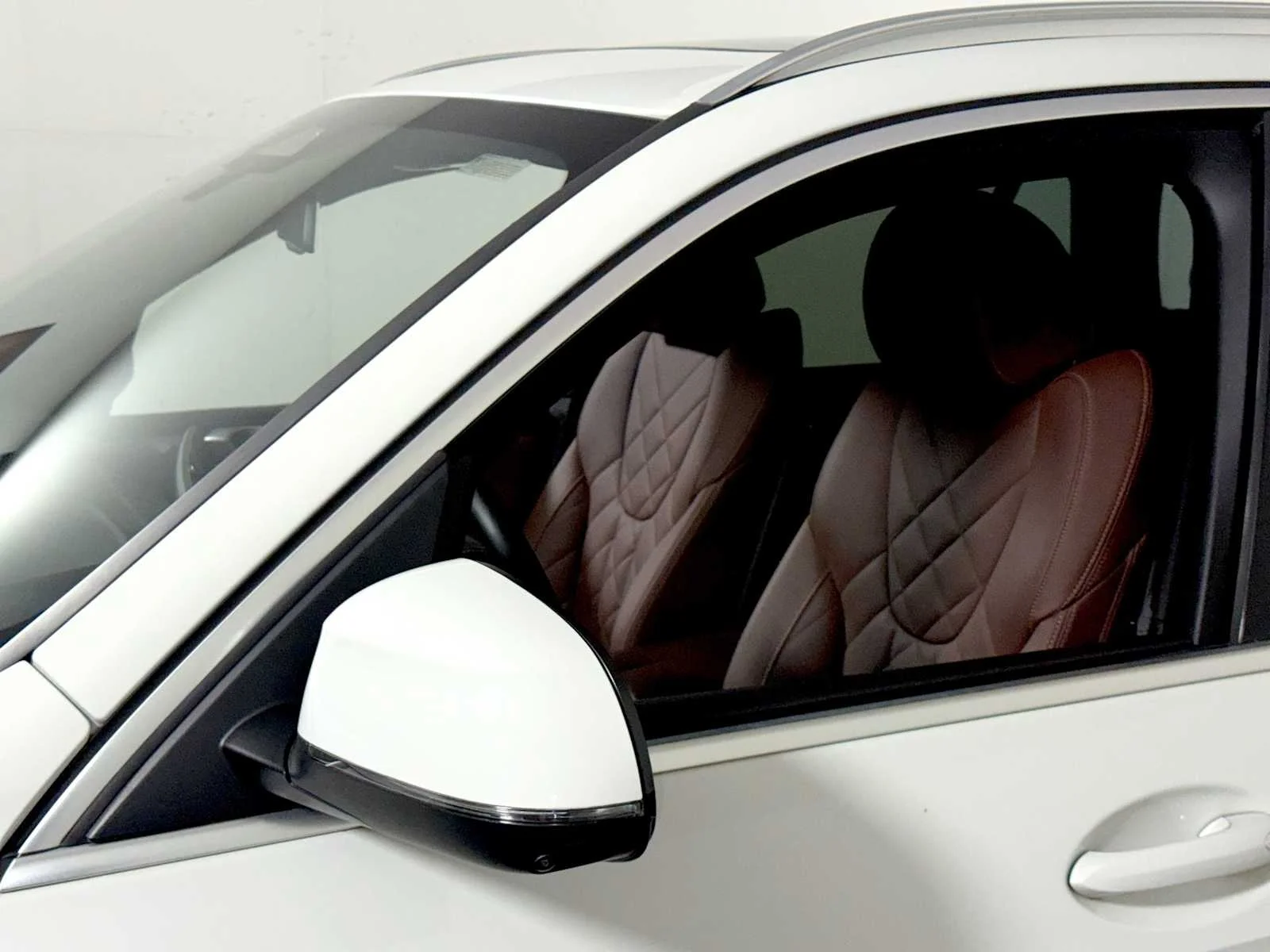 Used 2024 Alpine White BMW xDrive40i image 29
