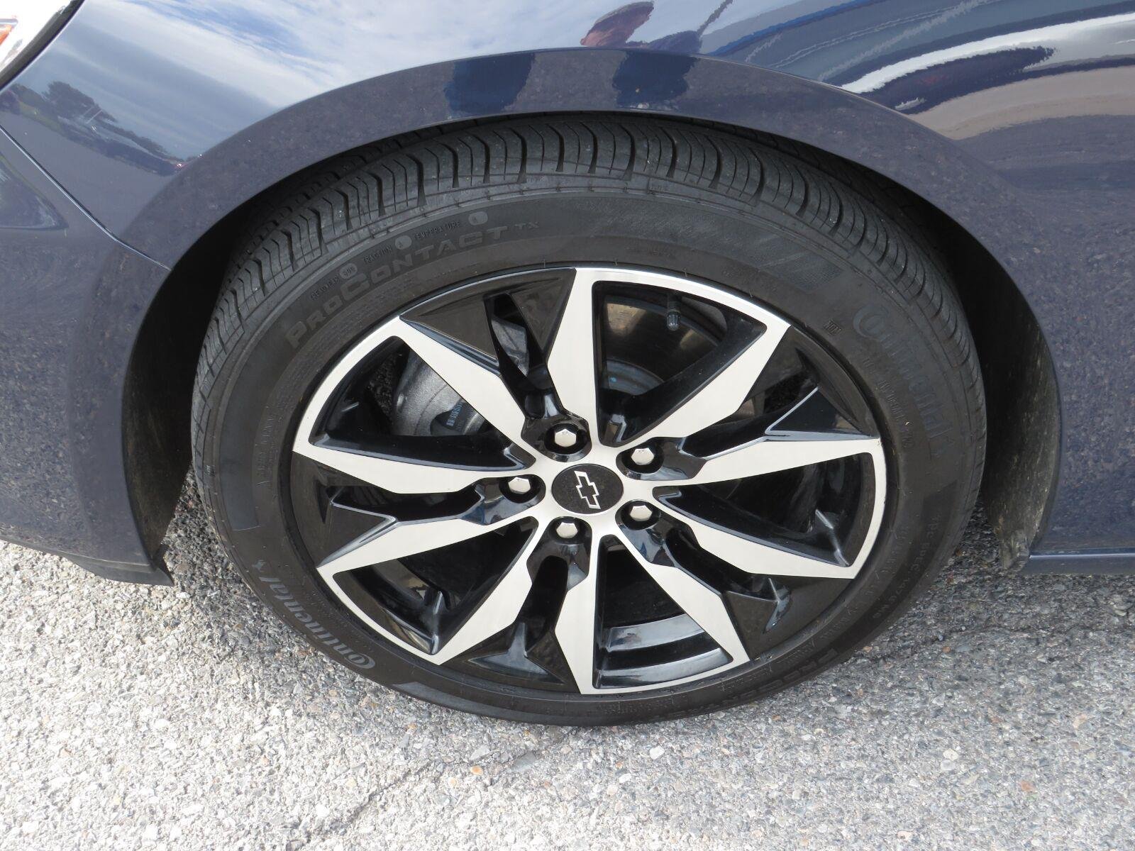 Used 2025 Night Shade Metallic Chevrolet RS image 11