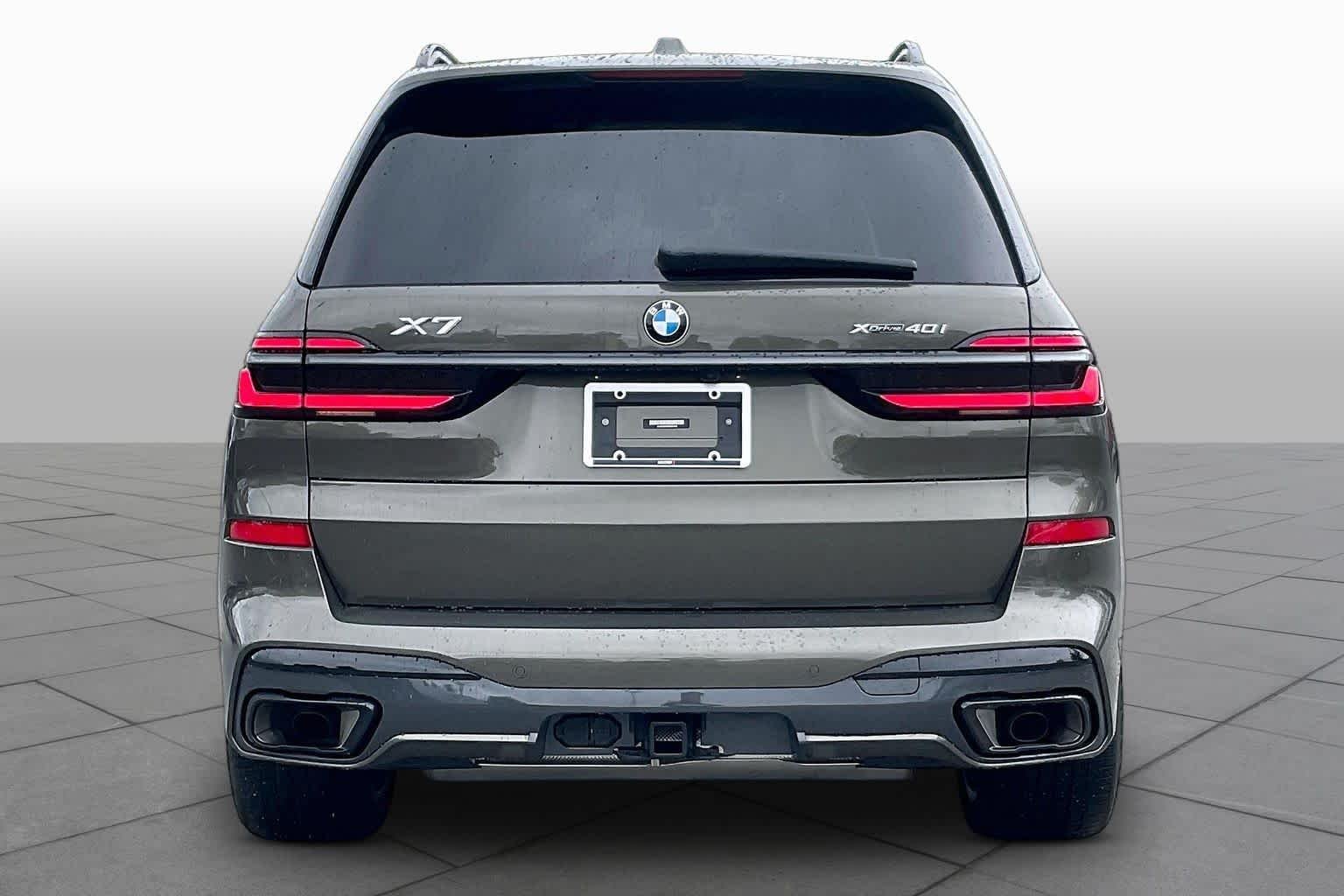 Used 2024 Manhattan Green Metallic BMW xDrive40i image 4