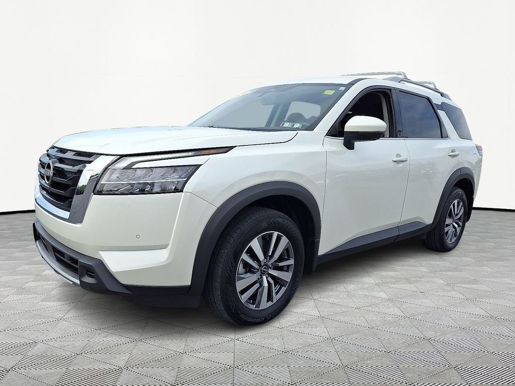 Used 2024 White Nissan SL image 3