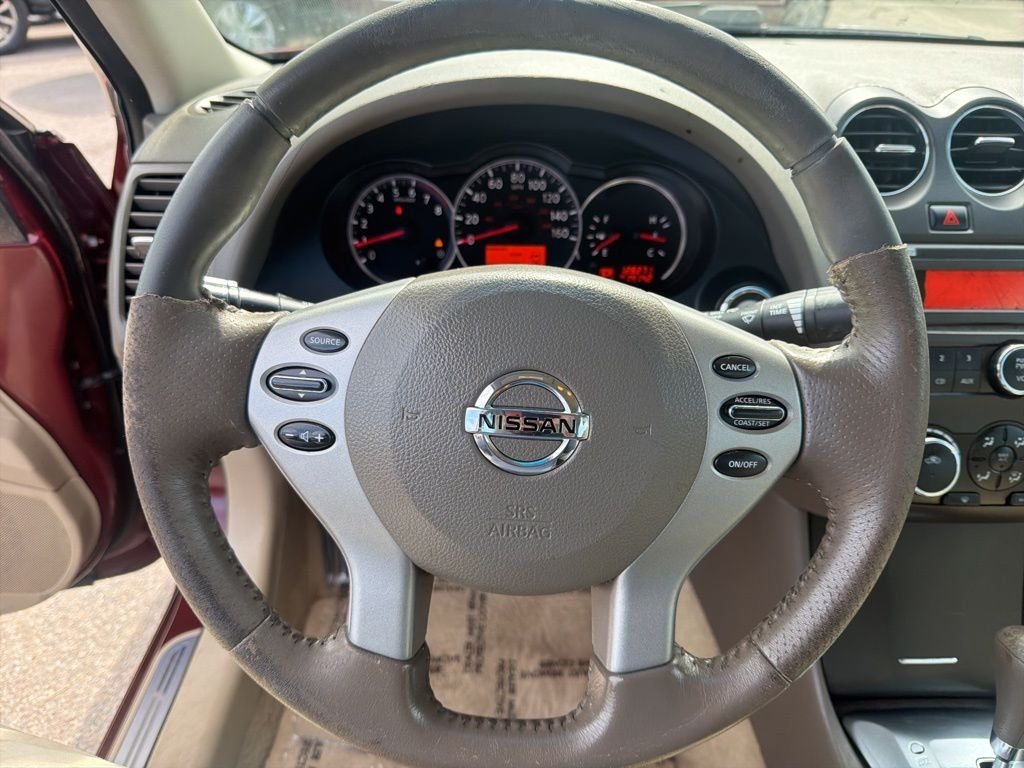 Used 2011 Red Nissan 2.5 S image 15