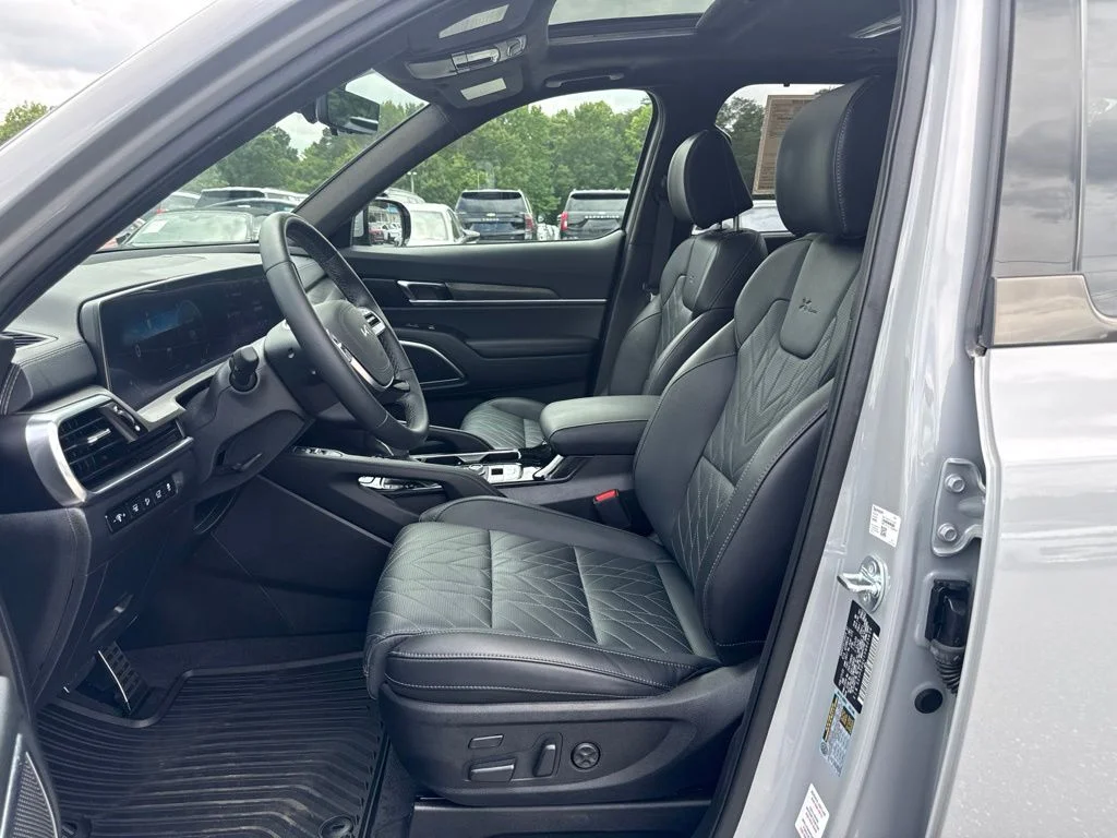 Used 2025 Gray Kia SX-Prestige X-Line image 5