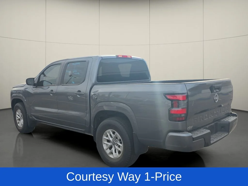 Used 2024 Gray Nissan SV image 6