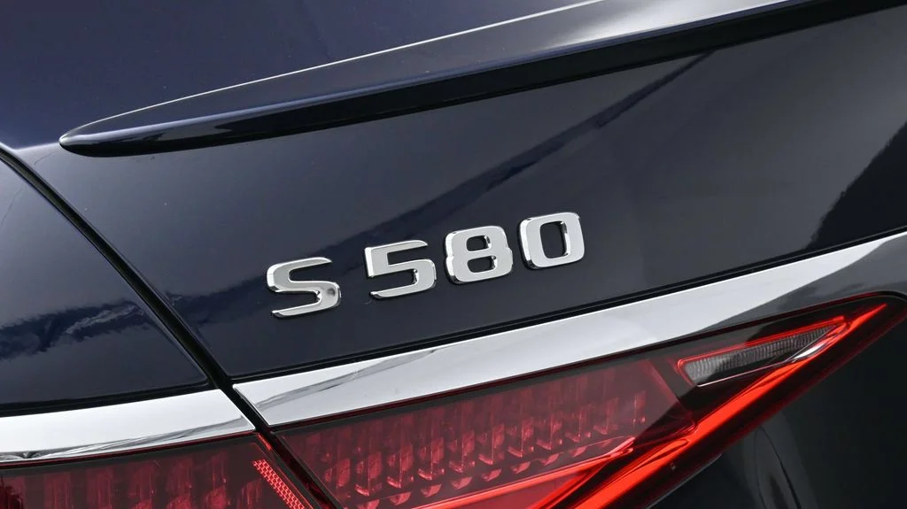 Used 2025 Blue Mercedes-Benz S 580 image 22