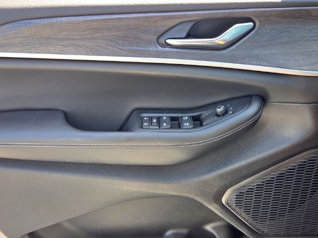 New 2026 Silver Zynith Exterior Paint Jeep Laredo Altitude image 28