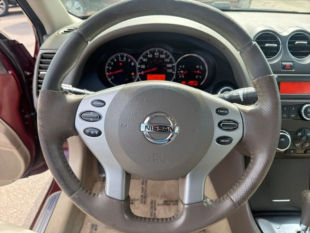 Used 2011 Red Nissan 2.5 S image 15