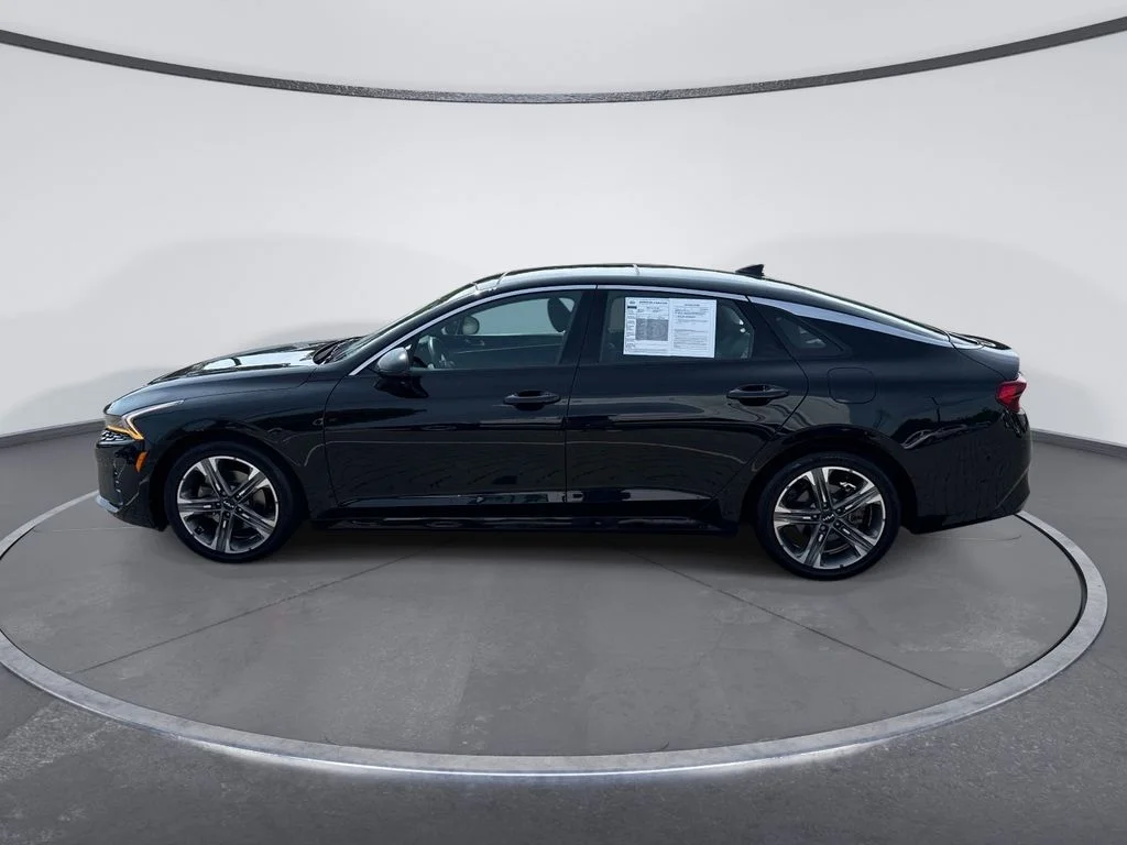 Used 2023 Black Kia EX image 4