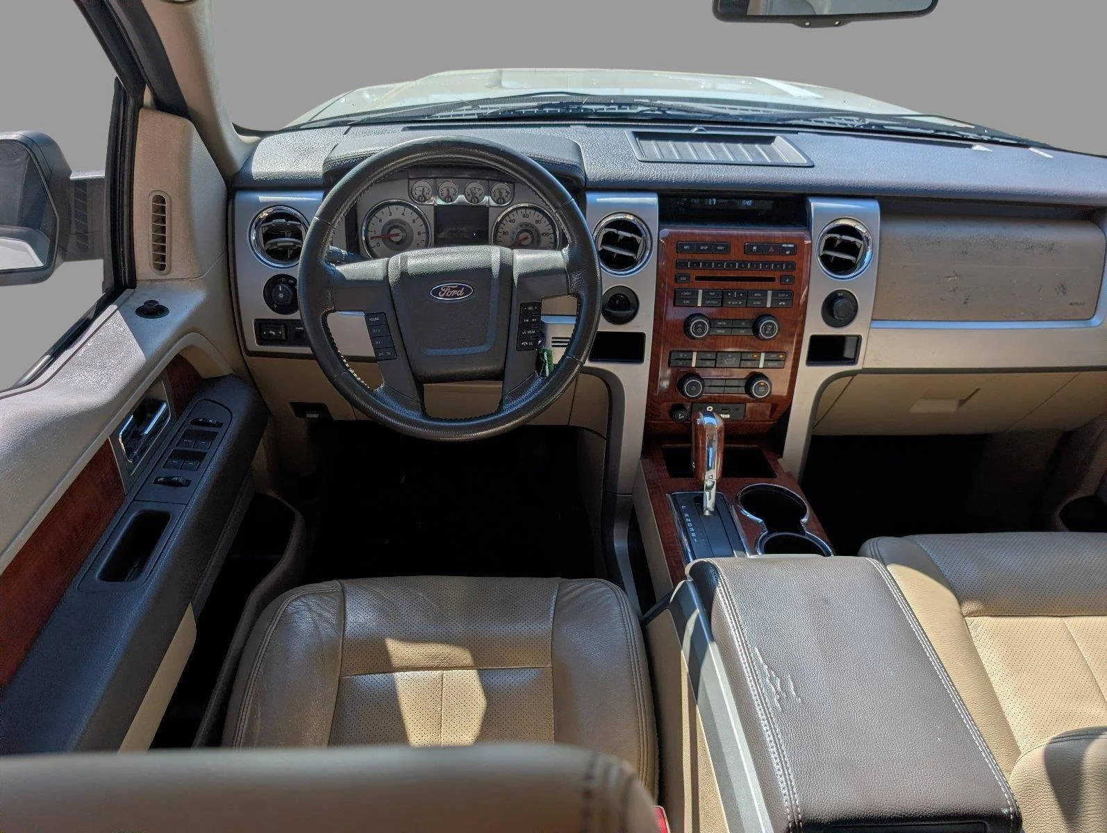 Used 2009  Ford XL image 25