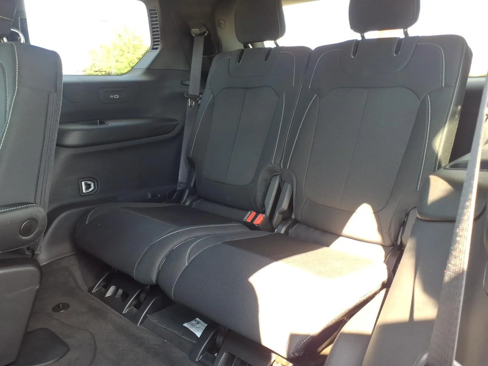 Used 2025 Silver Zynith Jeep Laredo X image 19