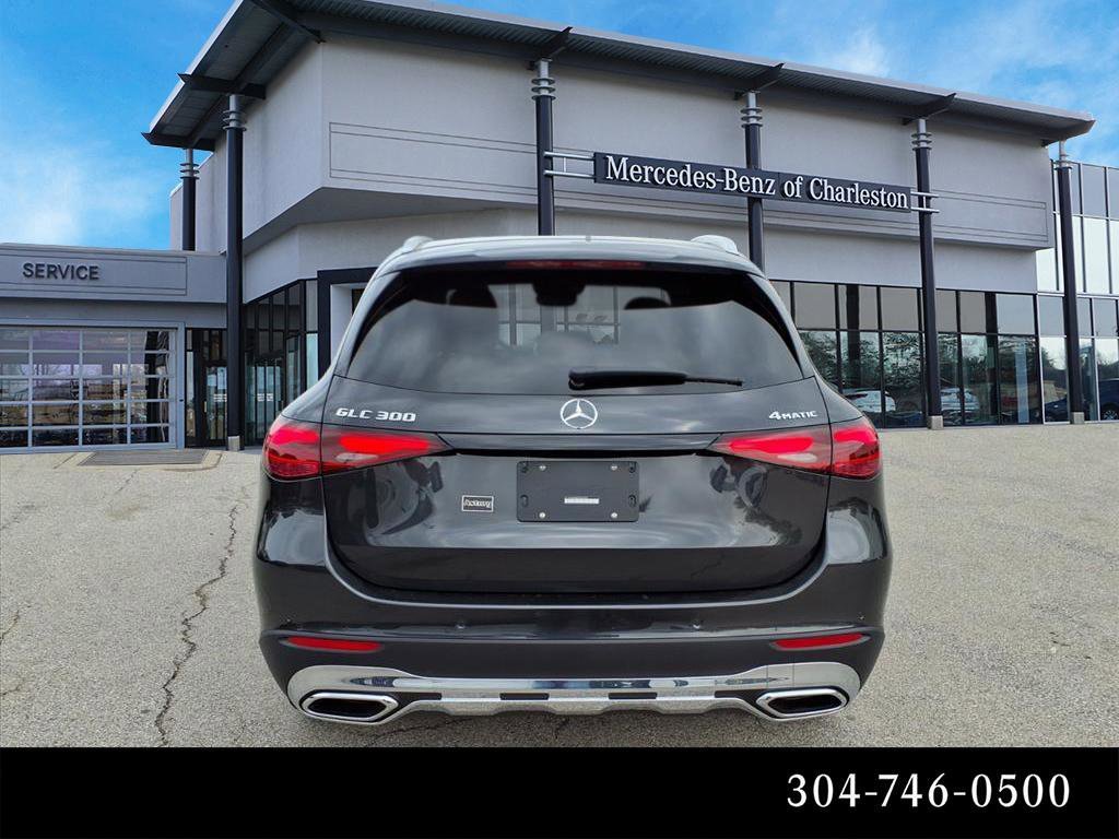 Used 2026 Graphite Grey Metallic Mercedes-Benz GLC 300 image 4