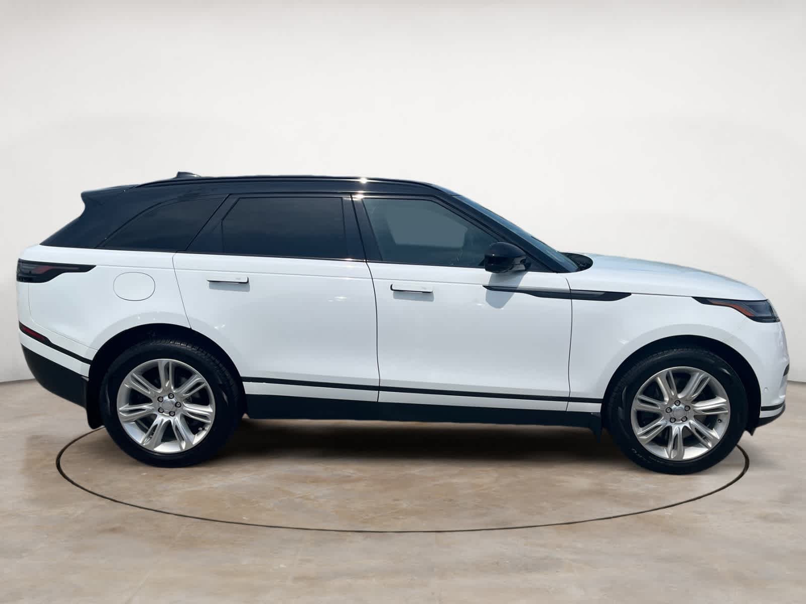 Certified Used 2026 Fuji White Land Rover S image 6