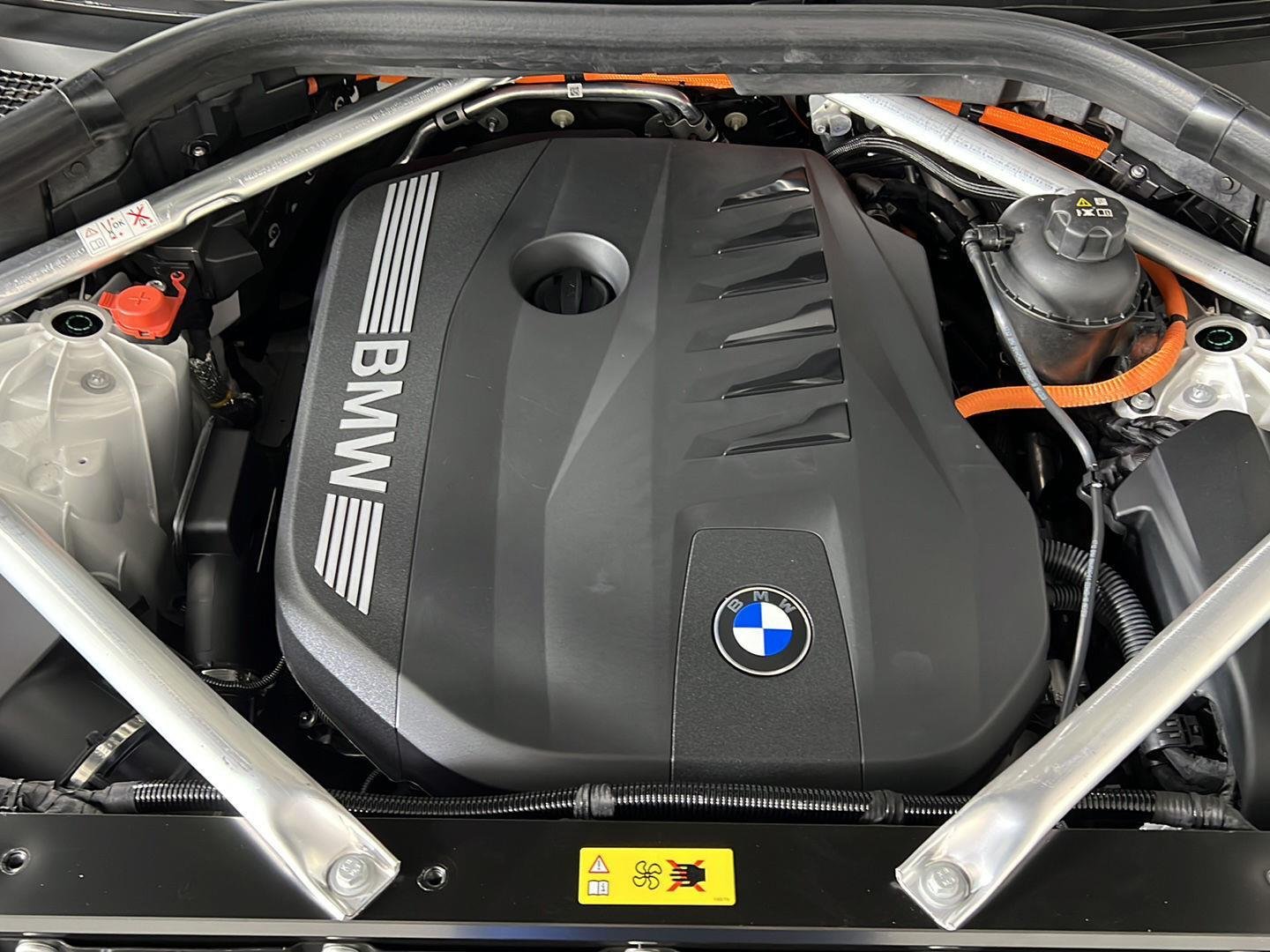 Used 2026 Mineral White Metallic BMW xDrive50e image 25