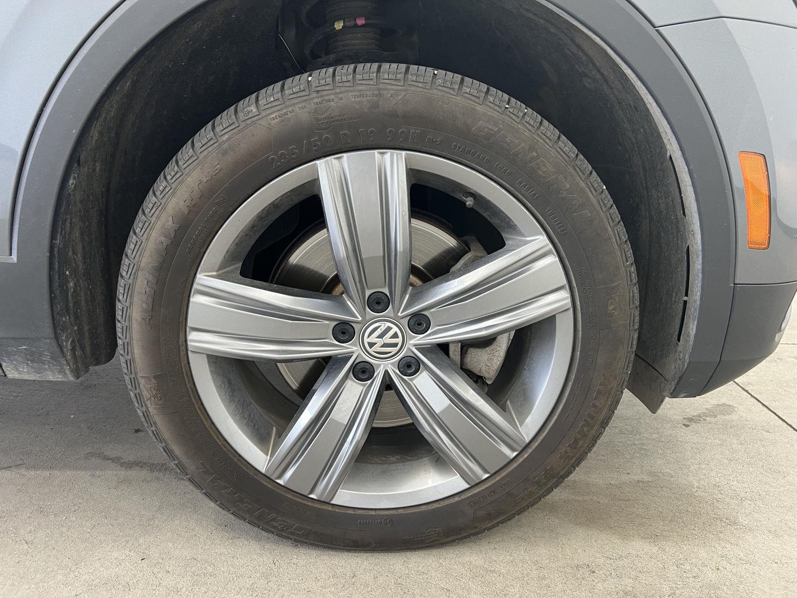 Used 2020 Platinum Gray Metallic Volkswagen SEL image 8