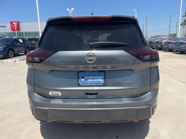 Used 2024 Gray Nissan SV image 4