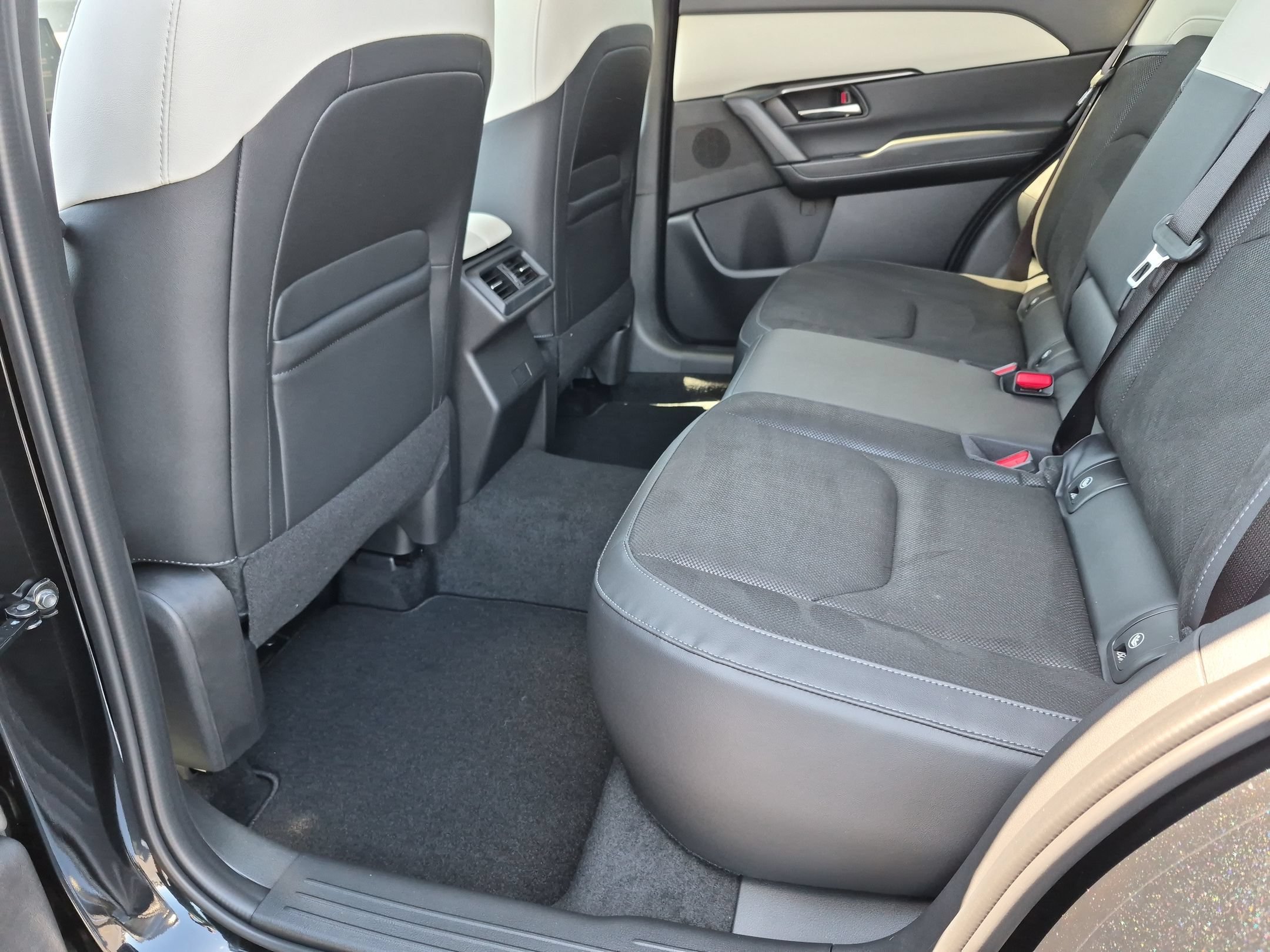 New 2026 Jet Black Mica Mazda 2.5 S Preferred AWD image 28