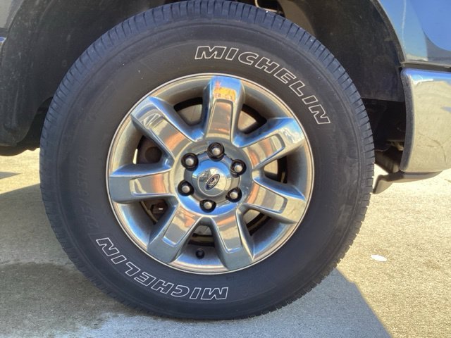 Used 2014 Tuxedo Black Metallic Ford XLT image 8