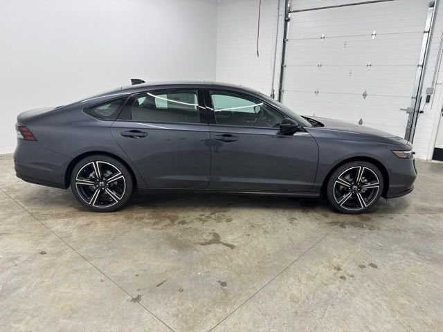 New 2026 Meteorite Gray Metallic Honda SE image 4
