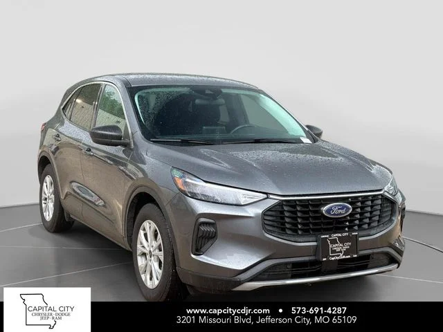 Used 2023 Gray Ford Active image 1