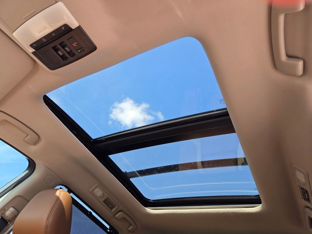 Used 2026 Gray Nissan Platinum image 22