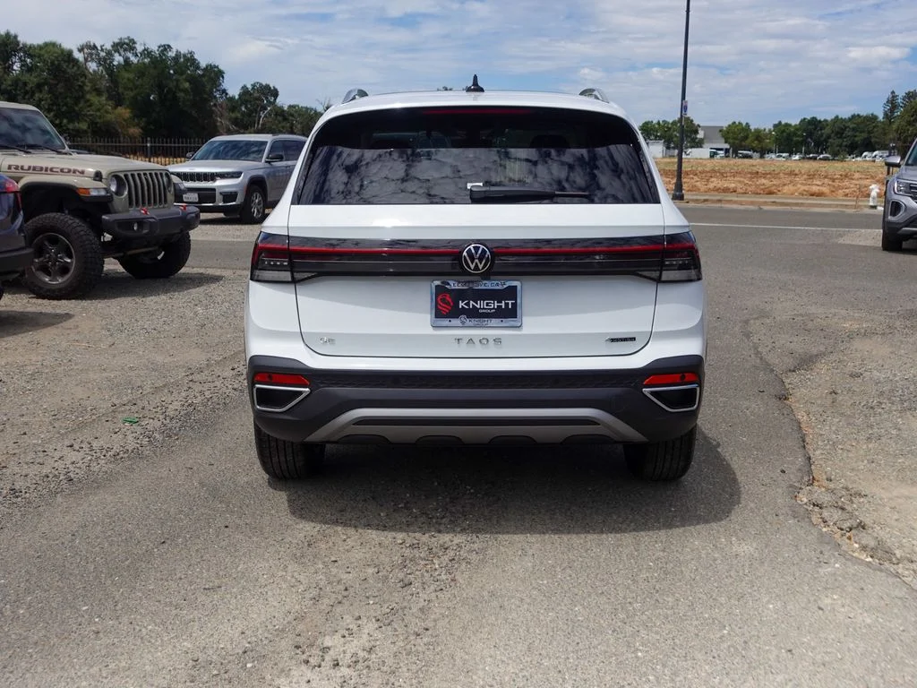 New 2026 Pure White Volkswagen 1.5T SE image 8