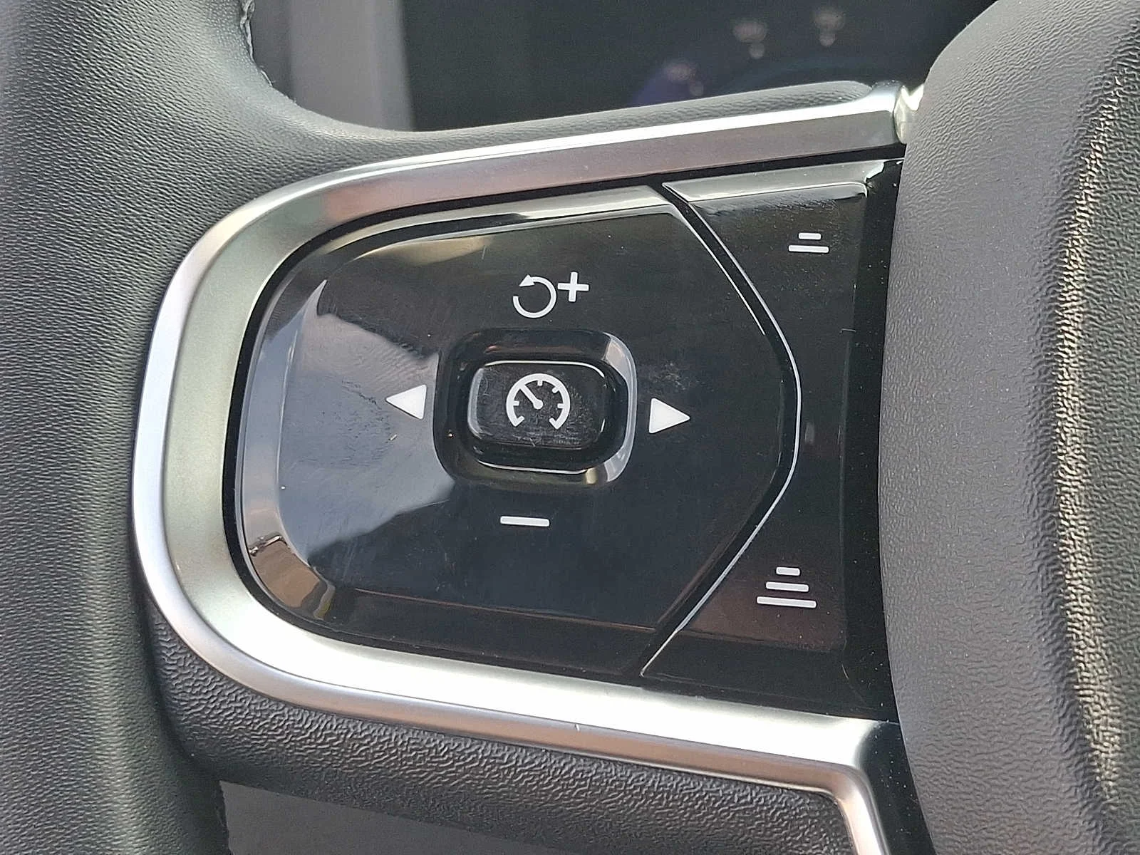 2023 Volvo XC60 Plus - Photo 22